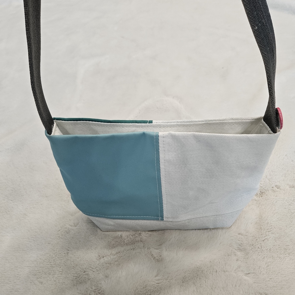Women's Green and White Shoulder Bag - Picture 3 of 7